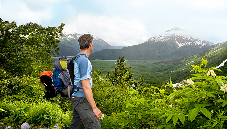 Walq-alaska-walking-2